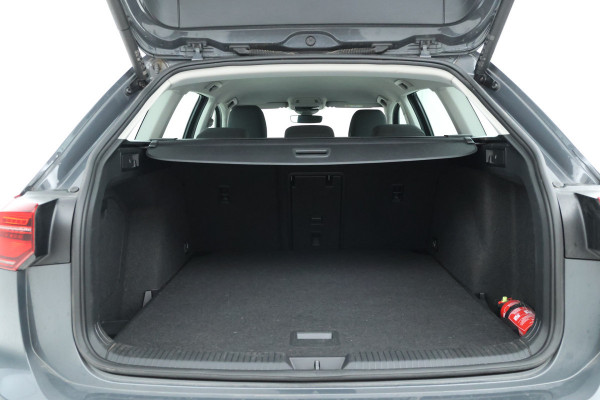 Volkswagen Golf Variant 1.0 eTSI Life Automaat, Navigatie, Digital Dash
