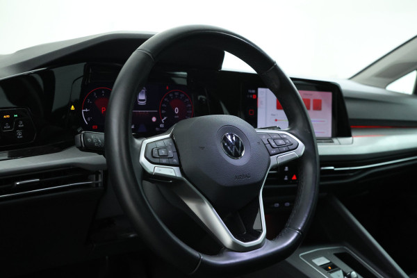 Volkswagen Golf Variant 1.0 eTSI Life Automaat, Navigatie, Digital Dash