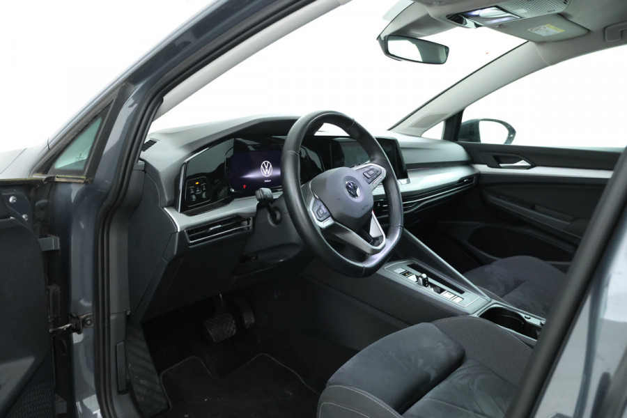 Volkswagen Golf Variant 1.0 eTSI Life Automaat, Navigatie, Digital Dash