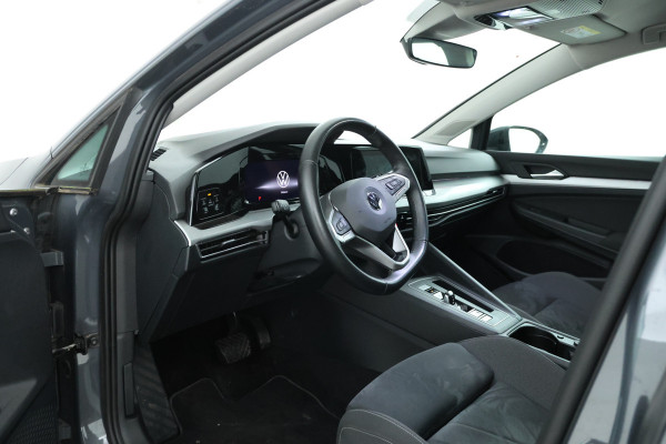 Volkswagen Golf Variant 1.0 eTSI Life Automaat, Navigatie, Digital Dash