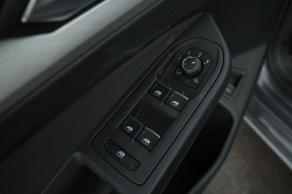 Volkswagen Golf Variant 1.0 eTSI Life Automaat, Navigatie, Digital Dash