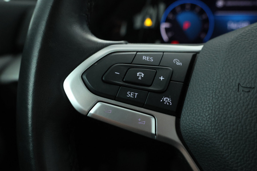 Volkswagen Golf Variant 1.0 eTSI Life Automaat, Navigatie, Digital Dash