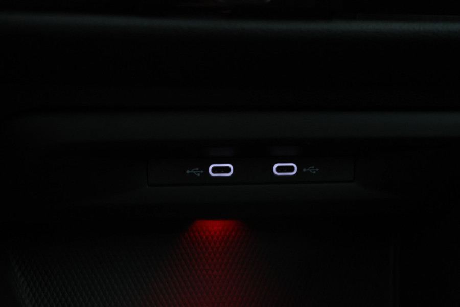 Volkswagen Golf Variant 1.0 eTSI Life Automaat, Navigatie, Digital Dash