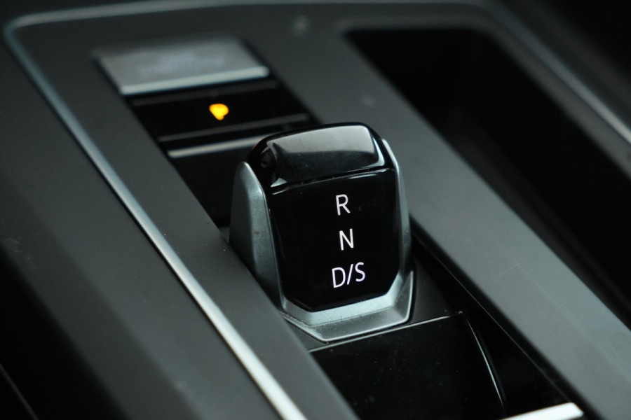 Volkswagen Golf Variant 1.0 eTSI Life Automaat, Navigatie, Digital Dash