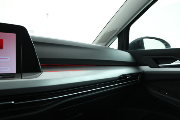 Volkswagen Golf Variant 1.0 eTSI Life Automaat, Navigatie, Digital Dash