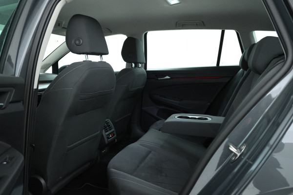 Volkswagen Golf Variant 1.0 eTSI Life Automaat, Navigatie, Digital Dash
