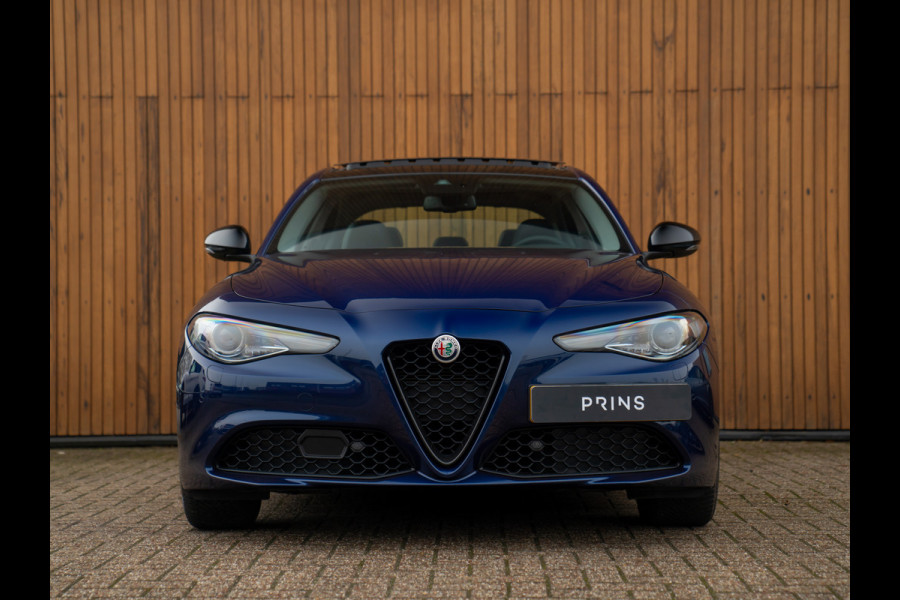 Alfa Romeo Giulia 2.0T B-Tech | Pano-dak | Veloce stoelen | Adapt. cruise