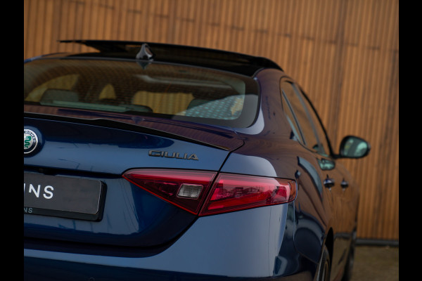Alfa Romeo Giulia 2.0T B-Tech | Pano-dak | Veloce stoelen | Adapt. cruise