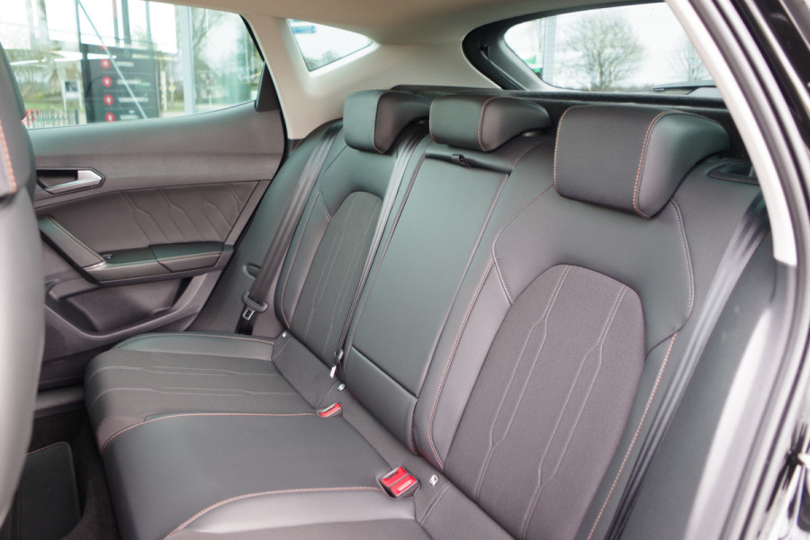 CUPRA Formentor 1.4 e-Hybrid 204 PK Adrenaline PHEV, Adap. Cruise Control, Camera, LED, Winterpakket