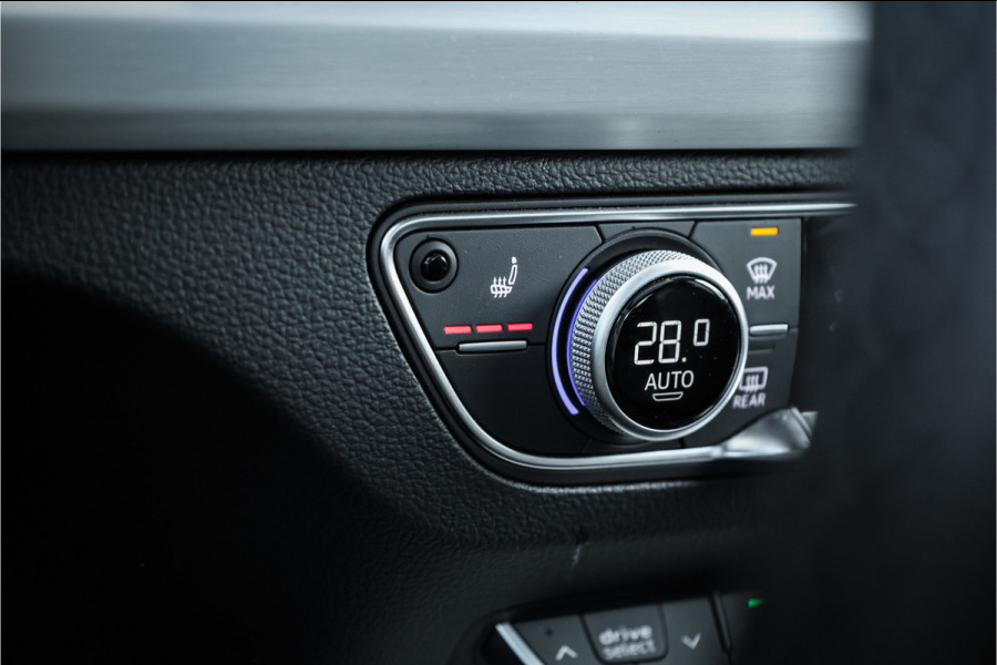 Audi Q5 50 TFSI e S edition - Panorama | Elek. Trekhaak | Stoelverwarming | Camera