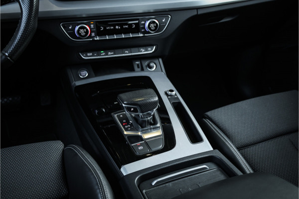 Audi Q5 50 TFSI e S edition - Panorama | Elek. Trekhaak | Stoelverwarming | Camera