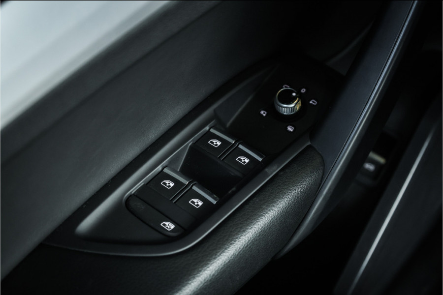 Audi Q5 50 TFSI e S edition - Panorama | Elek. Trekhaak | Stoelverwarming | Camera