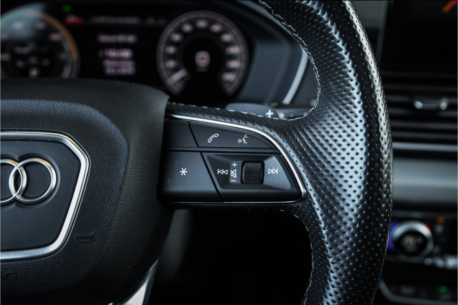 Audi Q5 50 TFSI e S edition - Panorama | Elek. Trekhaak | Stoelverwarming | Camera