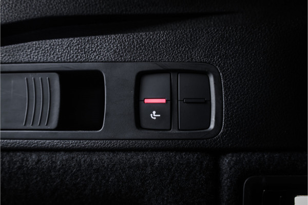 Audi Q5 50 TFSI e S edition - Panorama | Elek. Trekhaak | Stoelverwarming | Camera