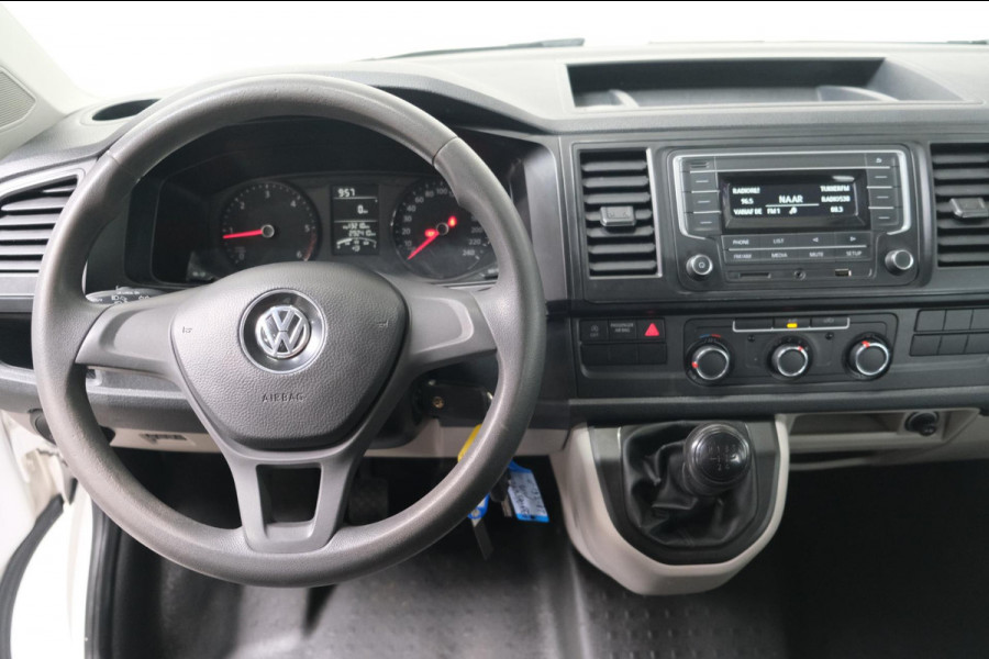 Volkswagen Transporter 2.0 TDI L1H1 DC - Airco, Cruise, Trekhaak.