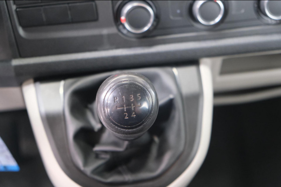 Volkswagen Transporter 2.0 TDI L1H1 DC - Airco, Cruise, Trekhaak.