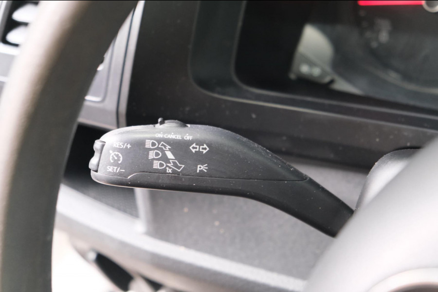 Volkswagen Transporter 2.0 TDI L1H1 DC - Airco, Cruise, Trekhaak.