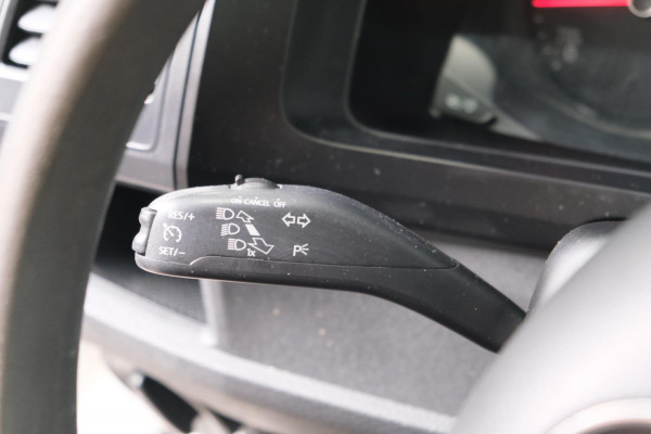 Volkswagen Transporter 2.0 TDI L1H1 DC - Airco, Cruise, Trekhaak.