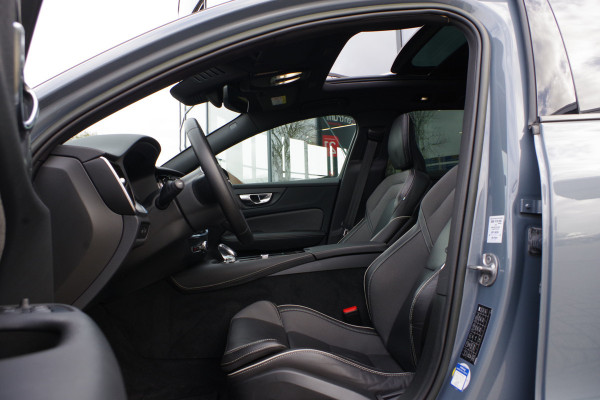Volvo V60 2.0 T6 Plug-in Hybrid AWD 350 PK Ultimate Dark Long Range, Panoramadak, Trekhaak, H/K Sound, Adap. Cruise Control