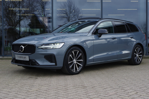 Volvo V60 2.0 T6 Plug-in Hybrid AWD 350 PK Ultimate Dark Long Range, Panoramadak, Trekhaak, H/K Sound, Adap. Cruise Control