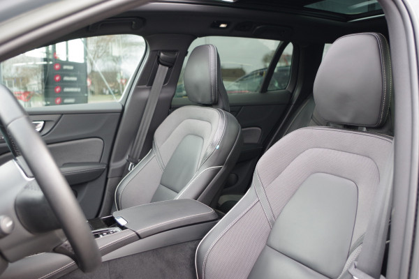 Volvo V60 2.0 T6 Plug-in Hybrid AWD 350 PK Ultimate Dark Long Range, Panoramadak, Trekhaak, H/K Sound, Adap. Cruise Control
