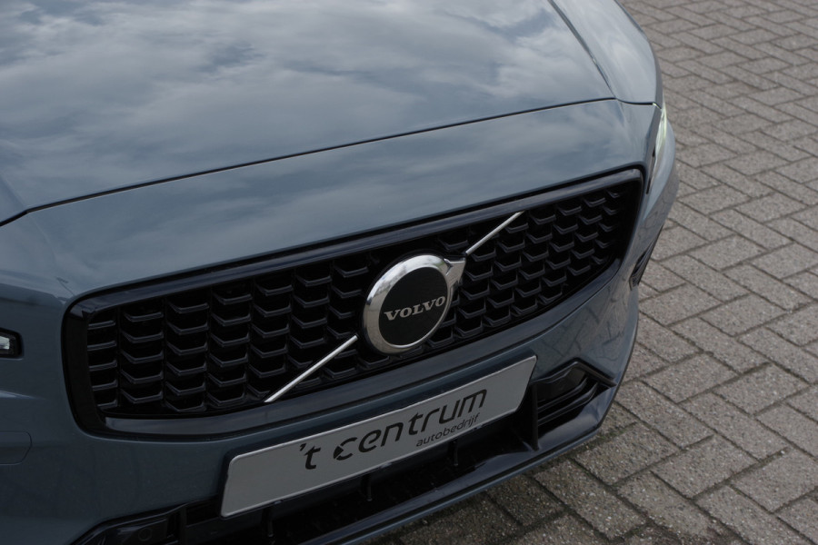 Volvo V60 2.0 T6 Plug-in Hybrid AWD 350 PK Ultimate Dark Long Range, Panoramadak, Trekhaak, H/K Sound, Adap. Cruise Control