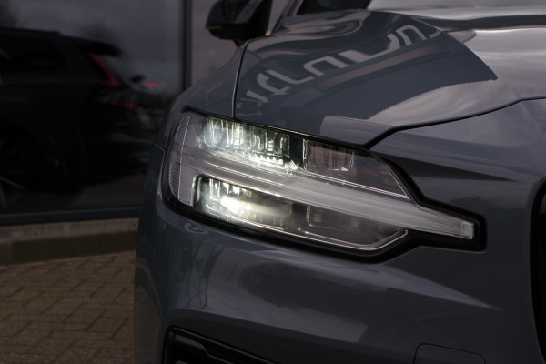 Volvo V60 2.0 T6 Plug-in Hybrid AWD 350 PK Ultimate Dark Long Range, Panoramadak, Trekhaak, H/K Sound, Adap. Cruise Control