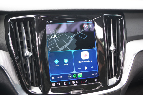 Volvo V60 2.0 T6 Plug-in Hybrid AWD 350 PK Ultimate Dark Long Range, Panoramadak, Trekhaak, H/K Sound, Adap. Cruise Control