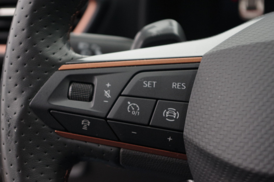 CUPRA Formentor 1.4 e-Hybrid 204 PK Adrenaline PHEV, LED, Kuipstoelen, Memory, Adap. Cruise Control, Camera