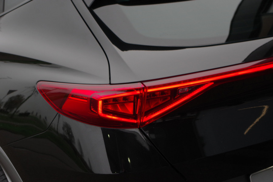 CUPRA Formentor 1.4 e-Hybrid 204 PK Adrenaline PHEV, LED, Kuipstoelen, Memory, Adap. Cruise Control, Camera