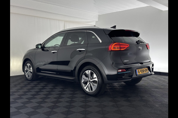 Kia e-Niro ExecutiveLine 64 kWh [ 3-Fase ] {SOH-100%} (INCL-BTW) Aut.*LEATHER | FULL-LED | NAVI-FULLMAP | ADAPTIVE-CRUISE | CAMERA | MEMORY-PACK | LANE-ASSIST | KEYLESS | DIGI-COCKPIT | PRIVACYGLASS | SHIFTPADDLES | 17"ALU*