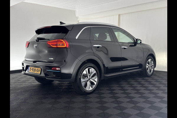 Kia e-Niro ExecutiveLine 64 kWh [ 3-Fase ] {SOH-100%} (INCL-BTW) Aut.*LEATHER | FULL-LED | NAVI-FULLMAP | ADAPTIVE-CRUISE | CAMERA | MEMORY-PACK | LANE-ASSIST | KEYLESS | DIGI-COCKPIT | PRIVACYGLASS | SHIFTPADDLES | 17"ALU*