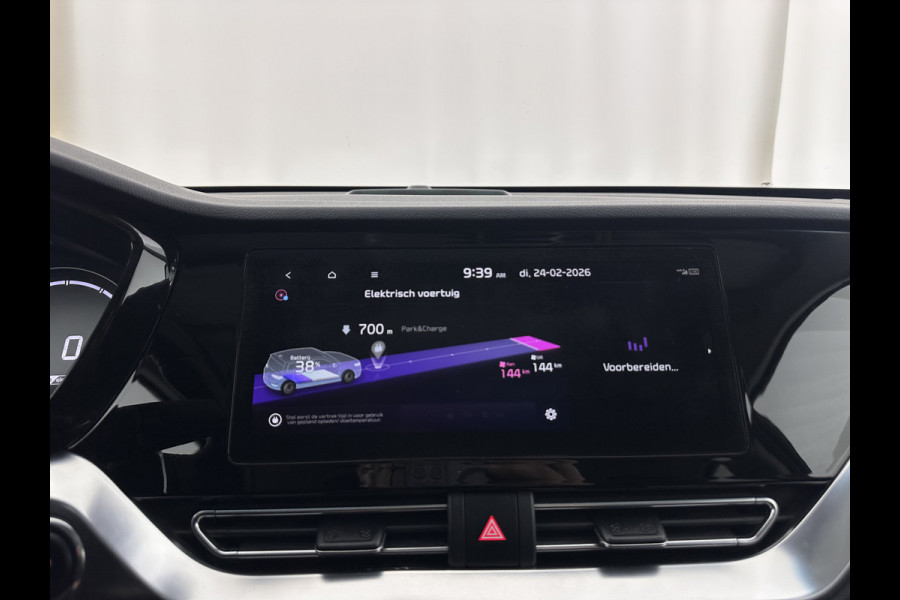 Kia e-Niro ExecutiveLine 64 kWh [ 3-Fase ] {SOH-100%} (INCL-BTW) Aut.*LEATHER | FULL-LED | NAVI-FULLMAP | ADAPTIVE-CRUISE | CAMERA | MEMORY-PACK | LANE-ASSIST | KEYLESS | DIGI-COCKPIT | PRIVACYGLASS | SHIFTPADDLES | 17"ALU*