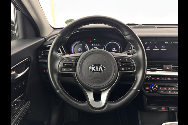 Kia e-Niro ExecutiveLine 64 kWh [ 3-Fase ] {SOH-100%} (INCL-BTW) Aut.*LEATHER | FULL-LED | NAVI-FULLMAP | ADAPTIVE-CRUISE | CAMERA | MEMORY-PACK | LANE-ASSIST | KEYLESS | DIGI-COCKPIT | PRIVACYGLASS | SHIFTPADDLES | 17"ALU*