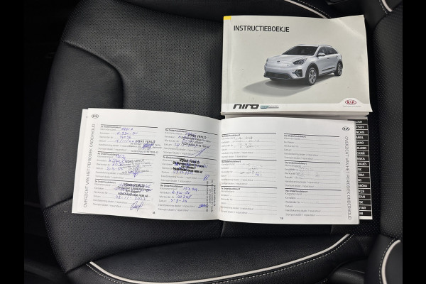 Kia e-Niro ExecutiveLine 64 kWh [ 3-Fase ] {SOH-100%} (INCL-BTW) Aut.*LEATHER | FULL-LED | NAVI-FULLMAP | ADAPTIVE-CRUISE | CAMERA | MEMORY-PACK | LANE-ASSIST | KEYLESS | DIGI-COCKPIT | PRIVACYGLASS | SHIFTPADDLES | 17"ALU*