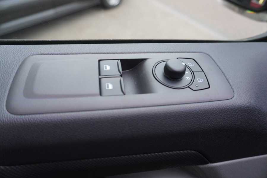 Ford Transit Custom 320L 2.0 TDCI 150PK L2H1 Trend Dubbelcabine Schuifdeur L/R Nr. V136 | Airco | Cruise | Navi | Camera | 17"LM velgen