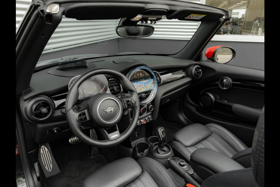 MINI Cabrio 2.0 John Cooper Works - Camera - Harman Kardon -Yours Leder - Head-Up - JCW