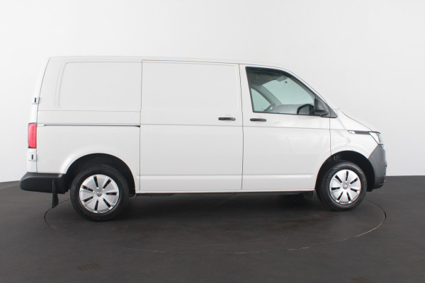 Volkswagen Transporter 2.0 TDI L1H1 28 > 110pk/Apple Carplay/Android Auto/parkeersensor achter...