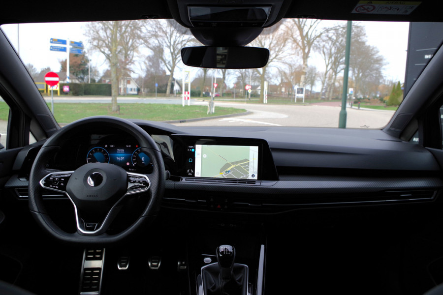 Volkswagen Golf 1.5 TSI R-Line BNS+, Trekhaak, Sportstoelen, Adap. Cruise Control, Winterpakket, Camera