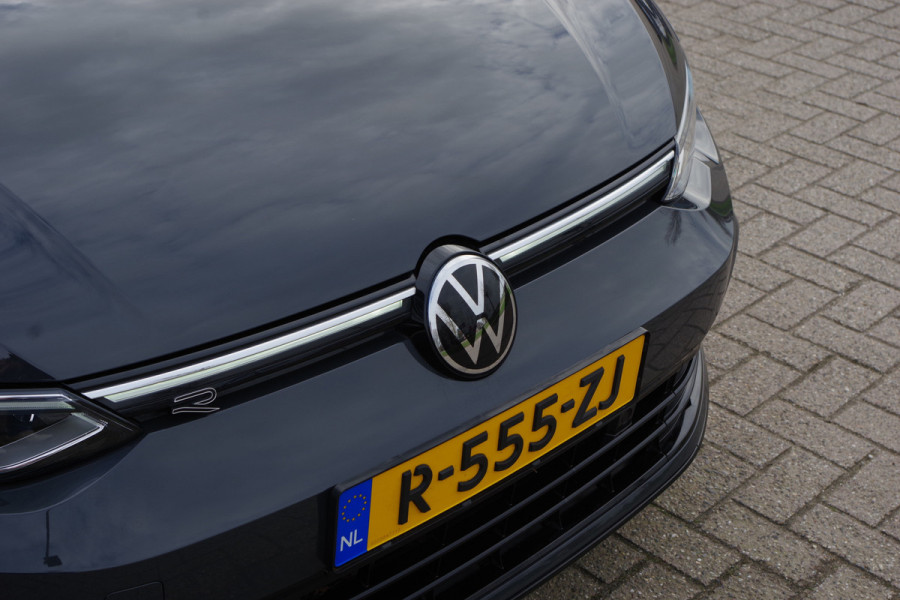 Volkswagen Golf 1.5 TSI R-Line BNS+, Trekhaak, Sportstoelen, Adap. Cruise Control, Winterpakket, Camera