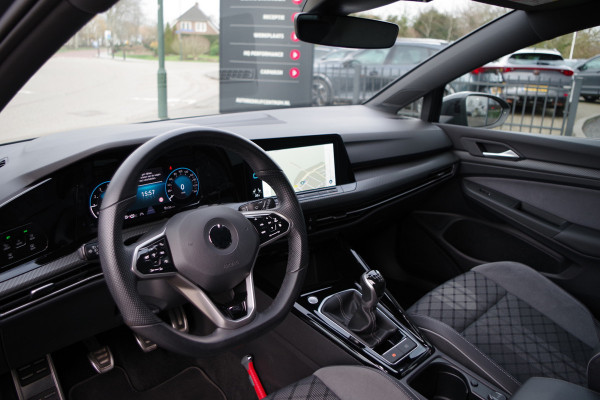 Volkswagen Golf 1.5 TSI R-Line BNS+, Trekhaak, Sportstoelen, Adap. Cruise Control, Winterpakket, Camera