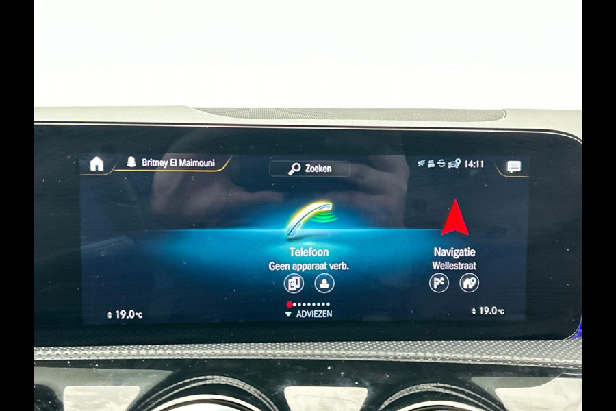 Mercedes-Benz CLA-Klasse Shooting Brake 180 Business Solution AMG | Origineel Nederlands | Panoramadak Memorie Stoelverwarming