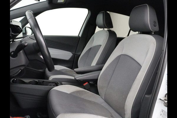 Volkswagen ID.3 First Plus 58 kWh | SOH 90% | Stoel & stuurverwarming | Camera | Adaptive cruise | Sfeerverlichting | Carplay | Navigatie | Keyless | Matrix LED