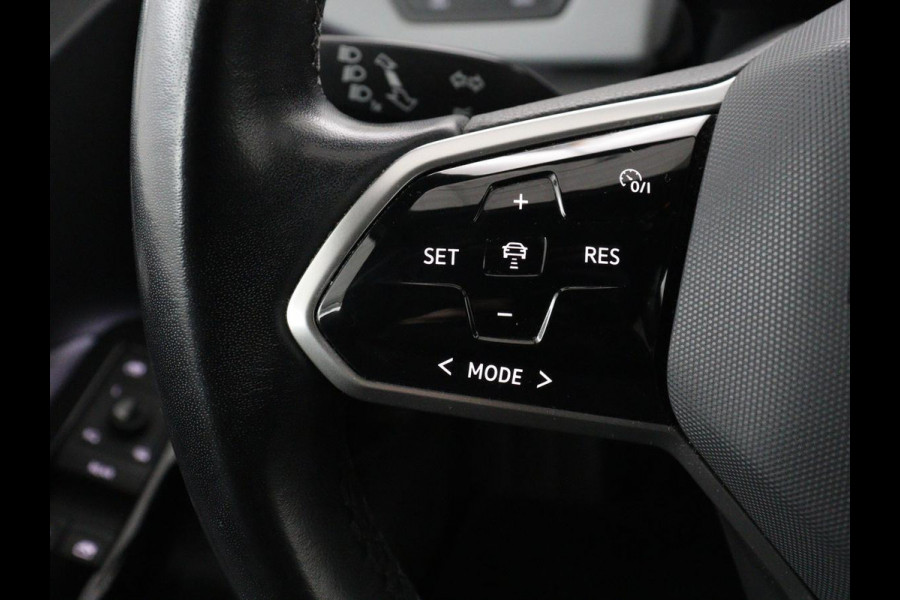 Volkswagen ID.3 First Plus 58 kWh | SOH 90% | Stoel & stuurverwarming | Camera | Adaptive cruise | Sfeerverlichting | Carplay | Navigatie | Keyless | Matrix LED