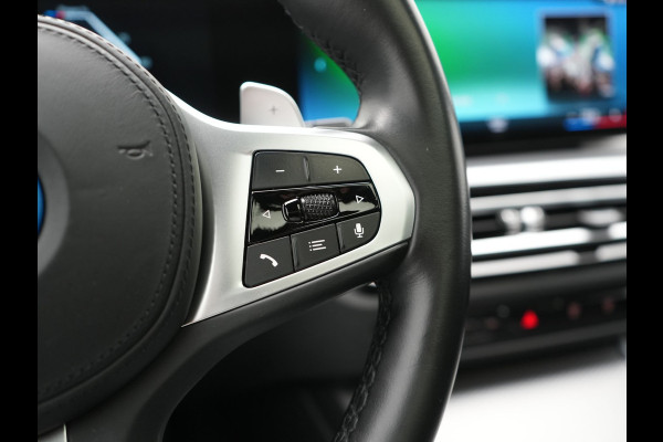 BMW 3 Serie Touring 320e M Sport FACELIFT MODEL Plug In Hybrid Dealer O.H PHEV | Panodak | Trekhaak af Fabriek | Adaptive Cruise |  Alcantara Sportstoelen Memory | Widescreen Navi | Keyless | Sfeerverlichting | Apple Carplay | 18"L.M |