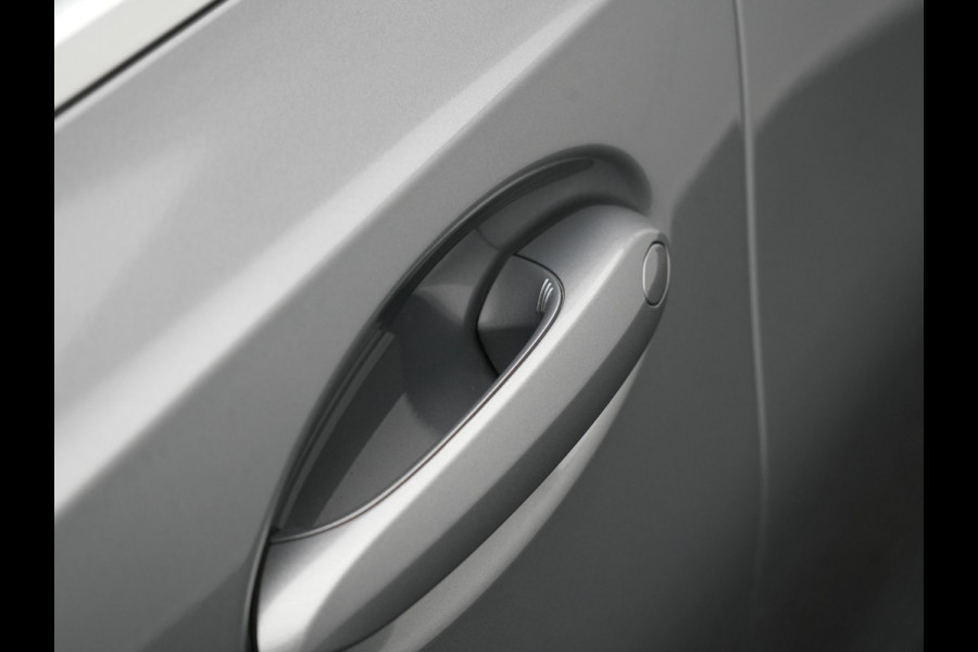 BMW 3 Serie Touring 320e M Sport FACELIFT MODEL Plug In Hybrid Dealer O.H PHEV | Panodak | Trekhaak af Fabriek | Adaptive Cruise |  Alcantara Sportstoelen Memory | Widescreen Navi | Keyless | Sfeerverlichting | Apple Carplay | 18"L.M |