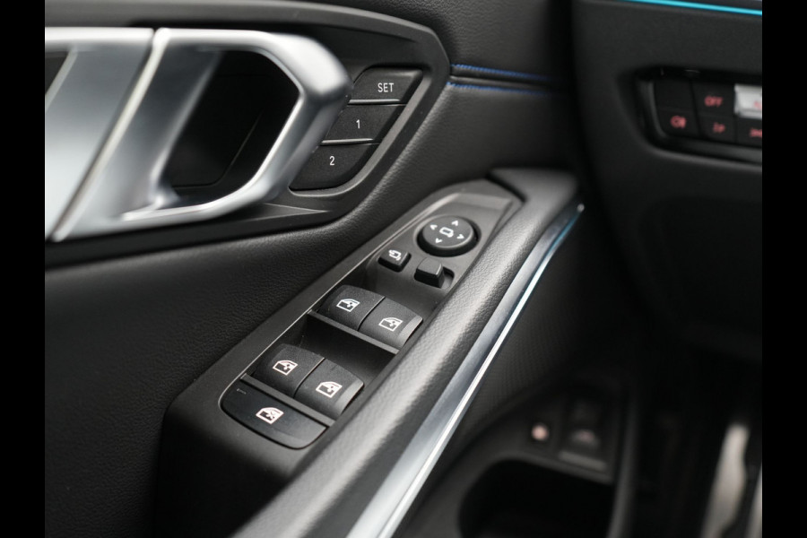BMW 3 Serie Touring 320e M Sport FACELIFT MODEL Plug In Hybrid Dealer O.H PHEV | Panodak | Trekhaak af Fabriek | Adaptive Cruise |  Alcantara Sportstoelen Memory | Widescreen Navi | Keyless | Sfeerverlichting | Apple Carplay | 18"L.M |