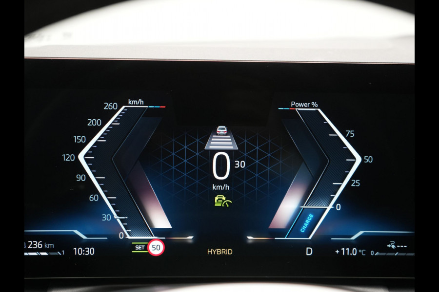 BMW 3 Serie Touring 320e M Sport FACELIFT MODEL Plug In Hybrid Dealer O.H PHEV | Panodak | Trekhaak af Fabriek | Adaptive Cruise |  Alcantara Sportstoelen Memory | Widescreen Navi | Keyless | Sfeerverlichting | Apple Carplay | 18"L.M |