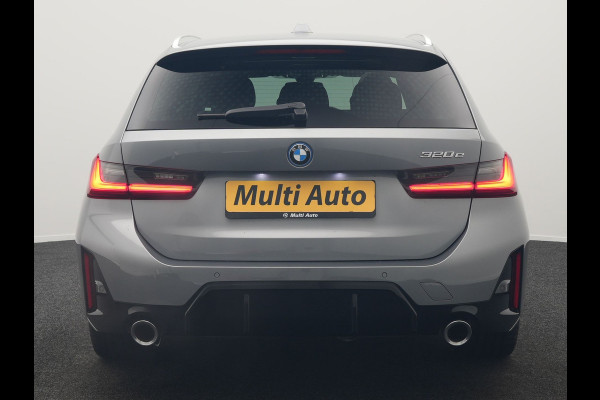 BMW 3 Serie Touring 320e M Sport FACELIFT MODEL Plug In Hybrid Dealer O.H PHEV | Panodak | Trekhaak af Fabriek | Adaptive Cruise |  Alcantara Sportstoelen Memory | Widescreen Navi | Keyless | Sfeerverlichting | Apple Carplay | 18"L.M |
