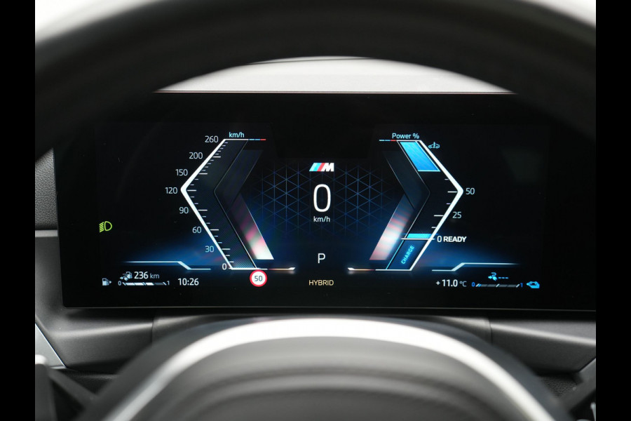 BMW 3 Serie Touring 320e M Sport FACELIFT MODEL Plug In Hybrid Dealer O.H PHEV | Panodak | Trekhaak af Fabriek | Adaptive Cruise |  Alcantara Sportstoelen Memory | Widescreen Navi | Keyless | Sfeerverlichting | Apple Carplay | 18"L.M |